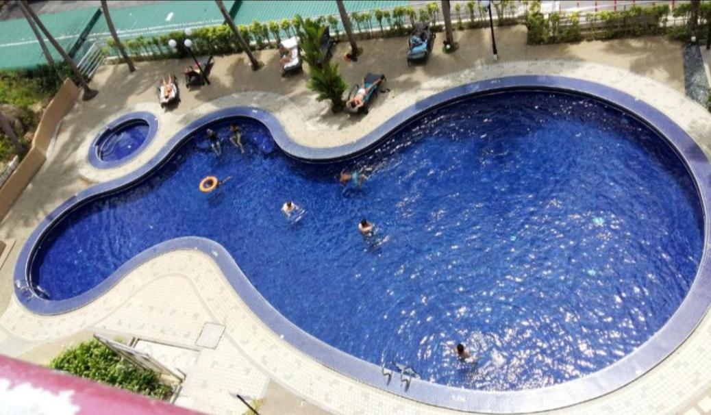 Executives Pantai Seaview Batu Ferringhi 2704 - 2 Bedrooms Exteriör bild